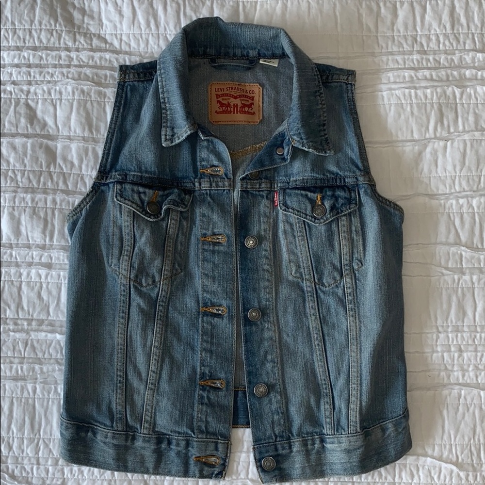 Levi’s denim vest